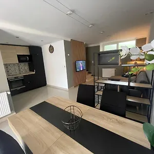 https://chez-aneta.fr-provencehotel.com