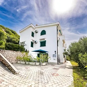 Oleander Kricin , Baška Chorwacja