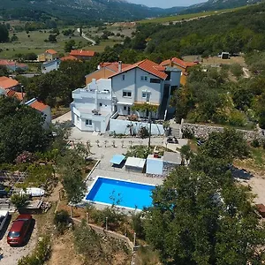 https://apartmani-mihaela-ii.primorje-gorskikotar.com