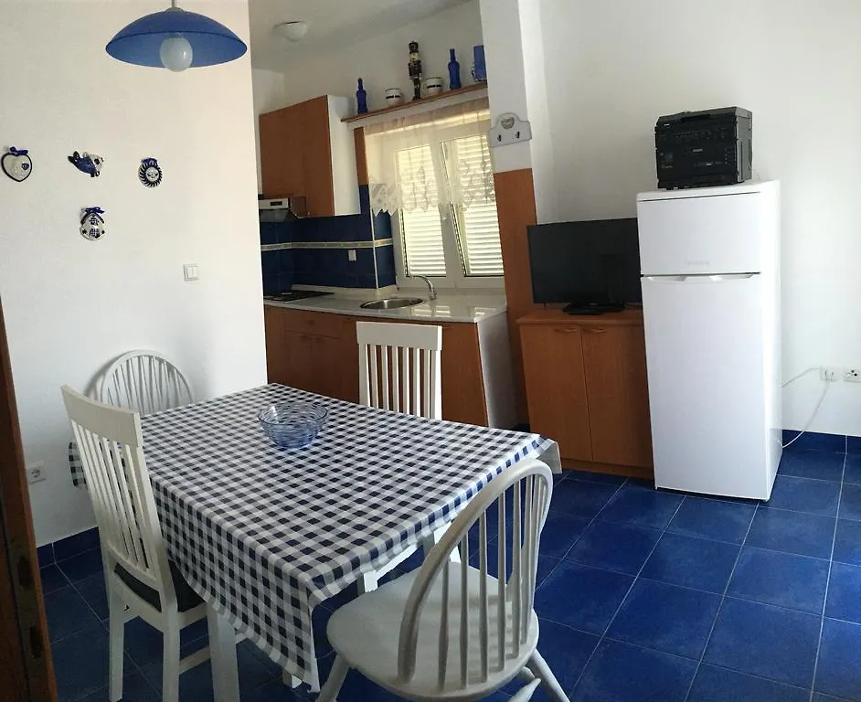 Apartments Tatjana Pag Island كرواتيا